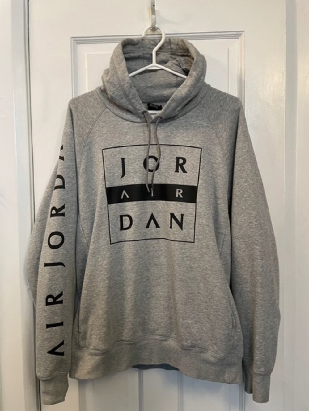 Nike Air Jordan Men's Grey Fleece Pullover Hoodie Size Medium
